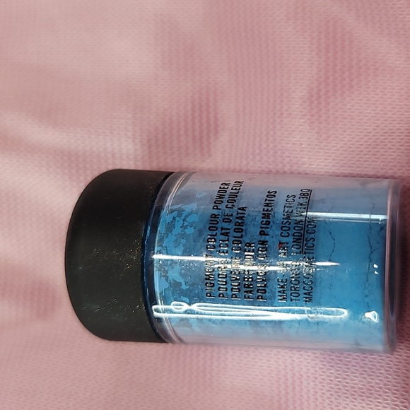 MAC loose pigment "Hi Def Cyan" - Picture 4 of 5